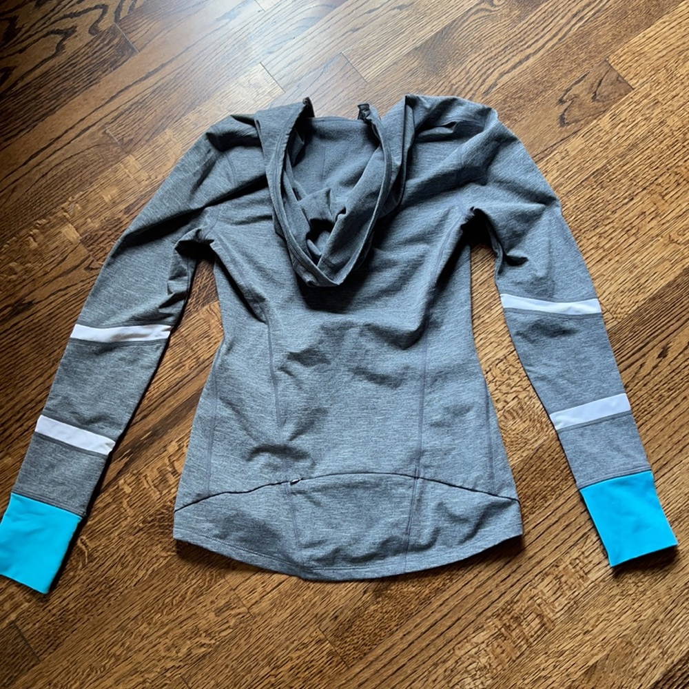 Gap Fit Women’s Hoodie - Picture 2 of 6